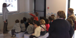 Les élèves de maternelle à la Maison de l'eau !
